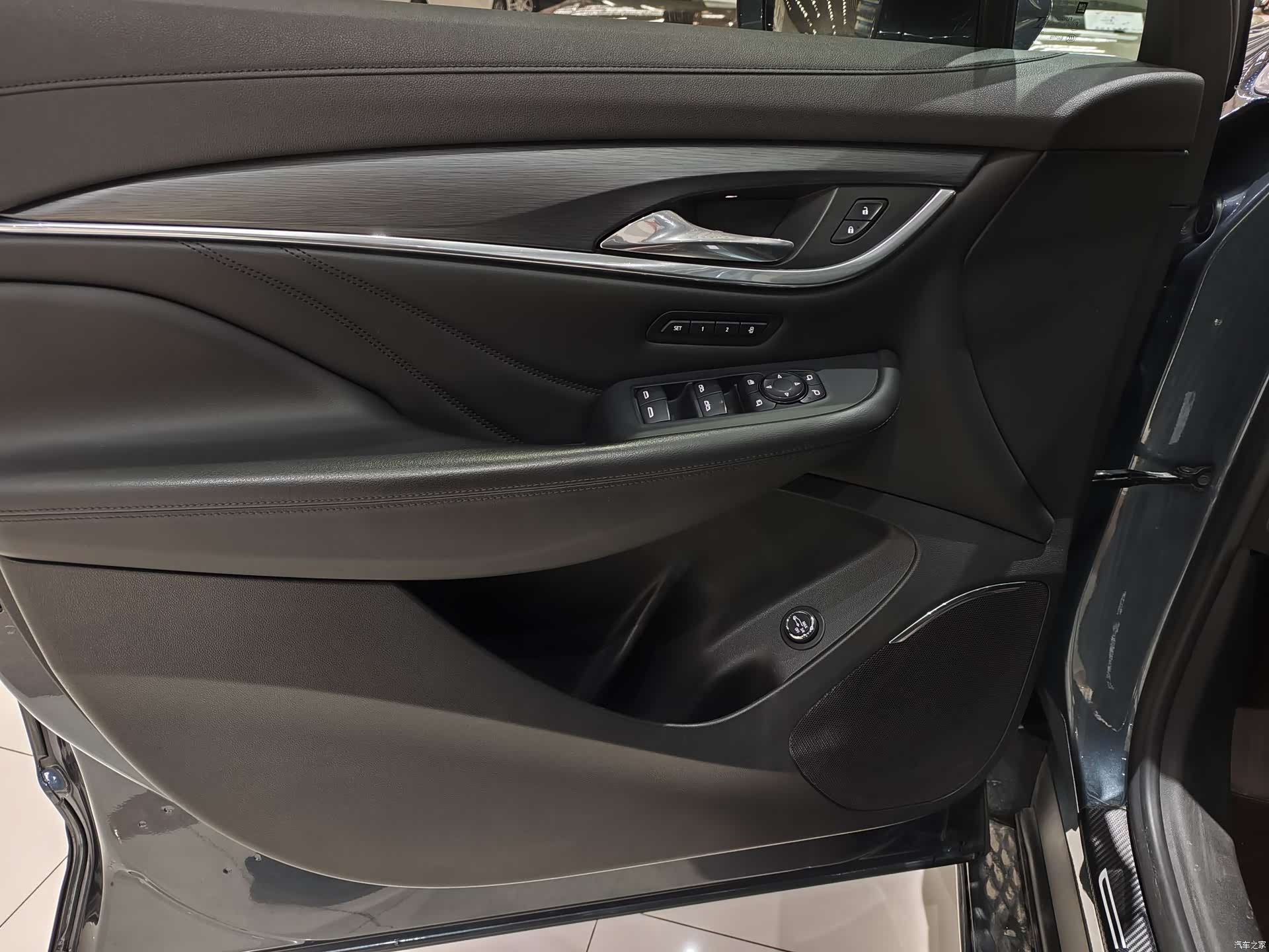 Buick Enclave, 2020 3