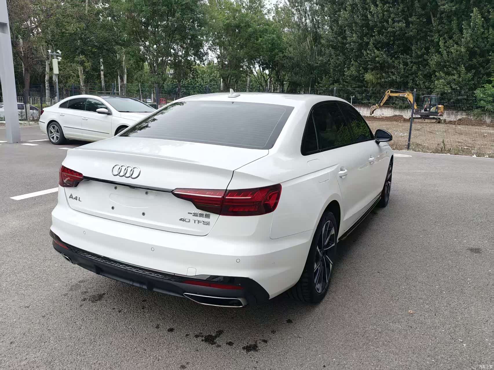 Audi A4L, 2023 все фото
