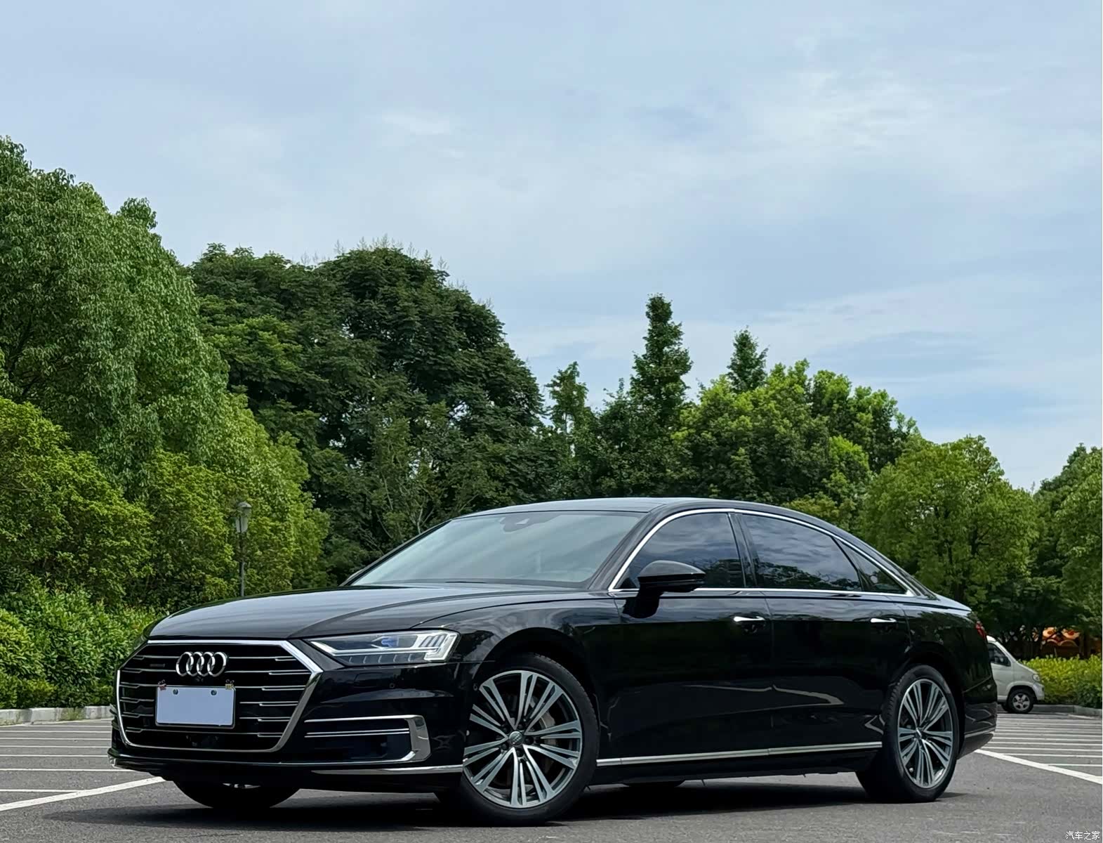 Audi A8L, 2018 1