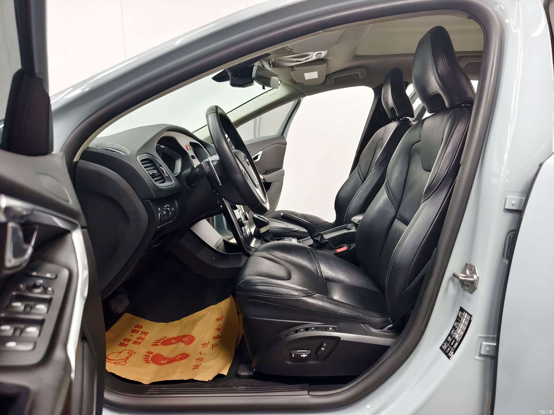 Volvo V40, 2016 11