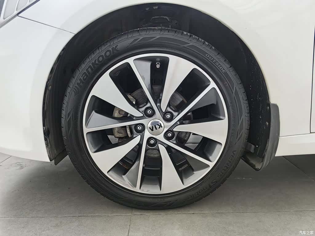 Kia K5, 2016 17