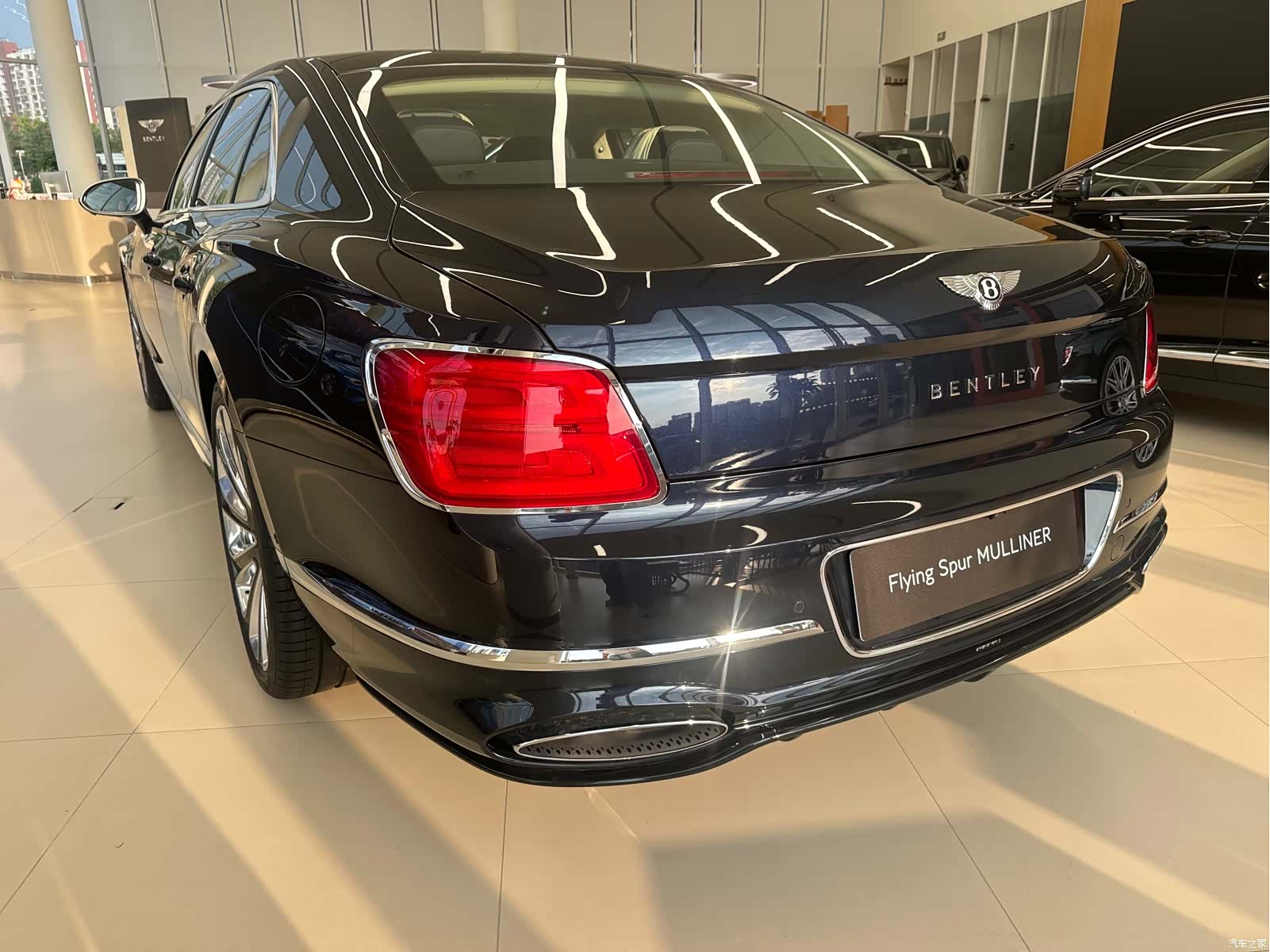 Bentley Flying Spur, 1900 11