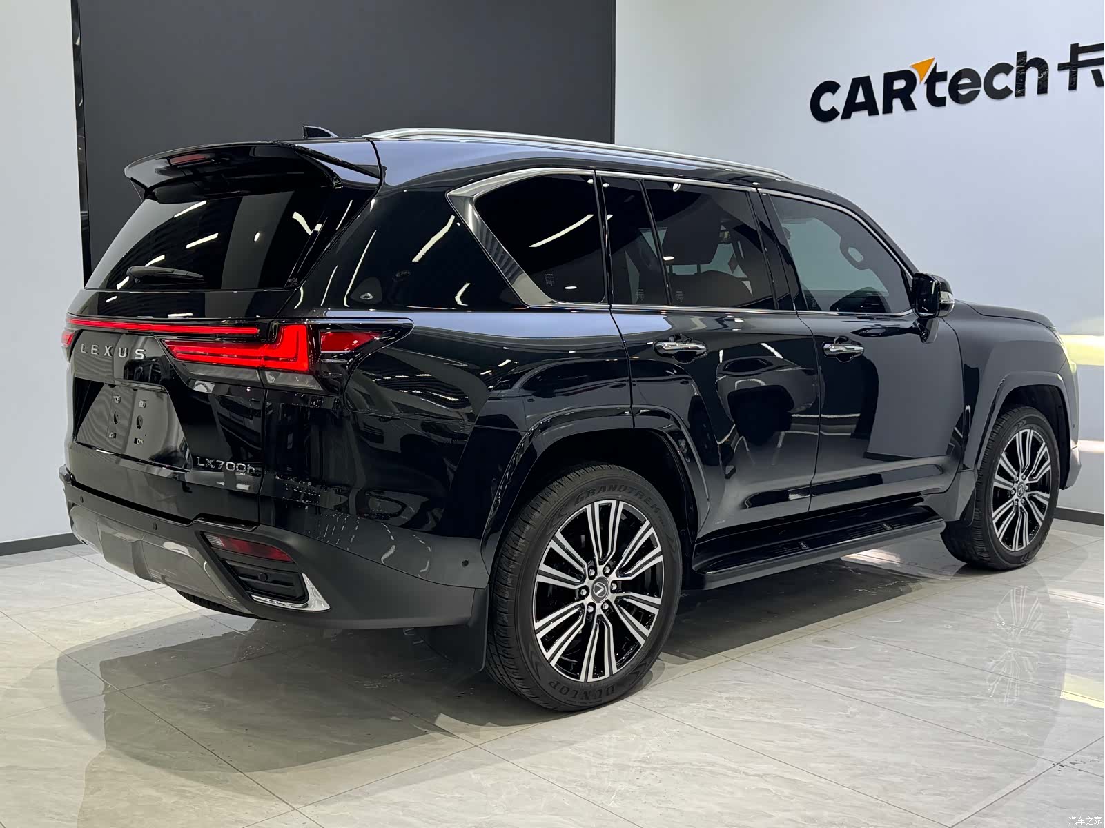 Lexus LX, 2026 4