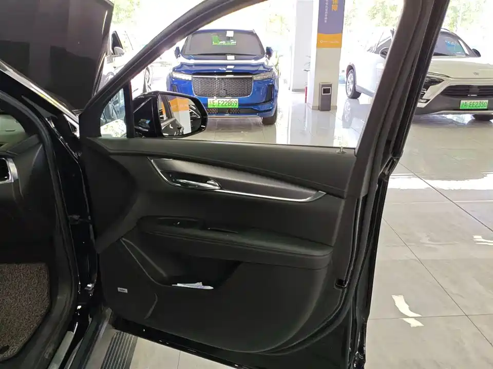 Cadillac XT6