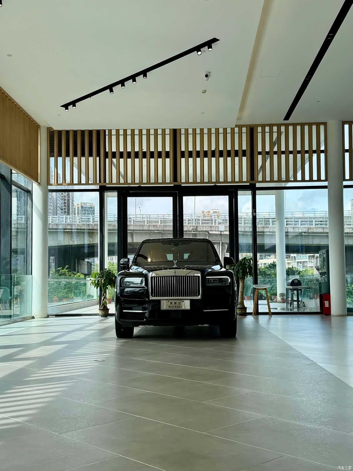 Rolls-Royce Cullinan, 2021 2