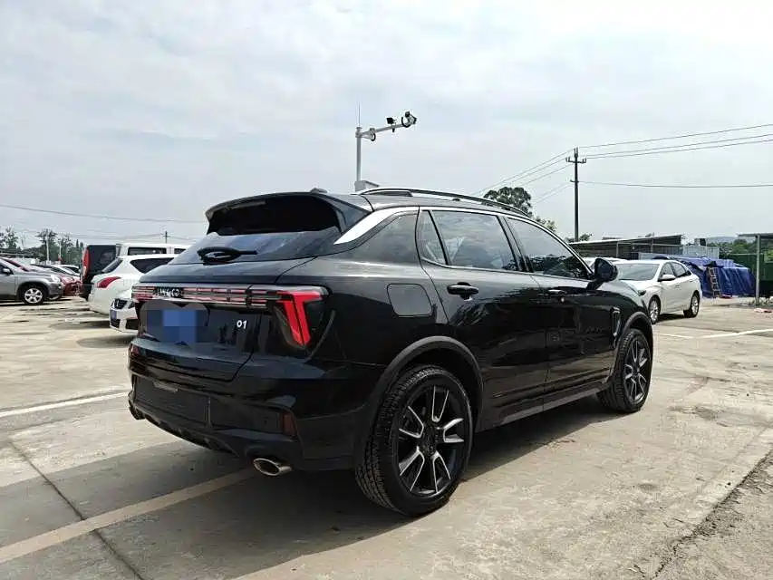 Lynk & Co 01