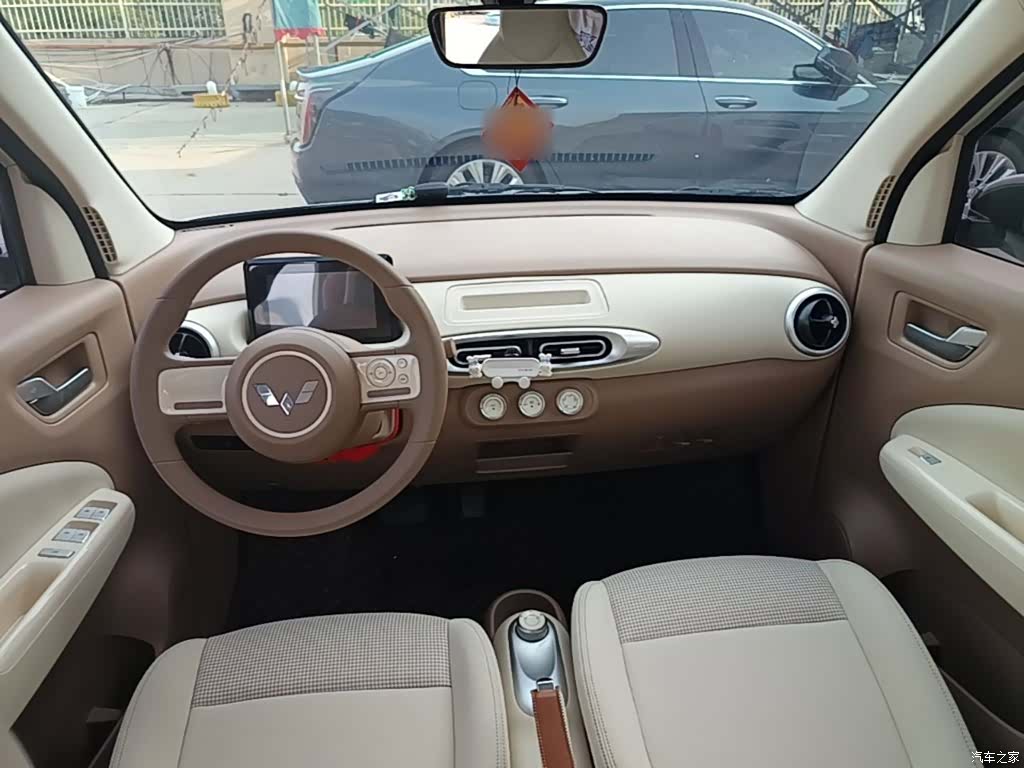 Wuling MINIEV, 2025 10