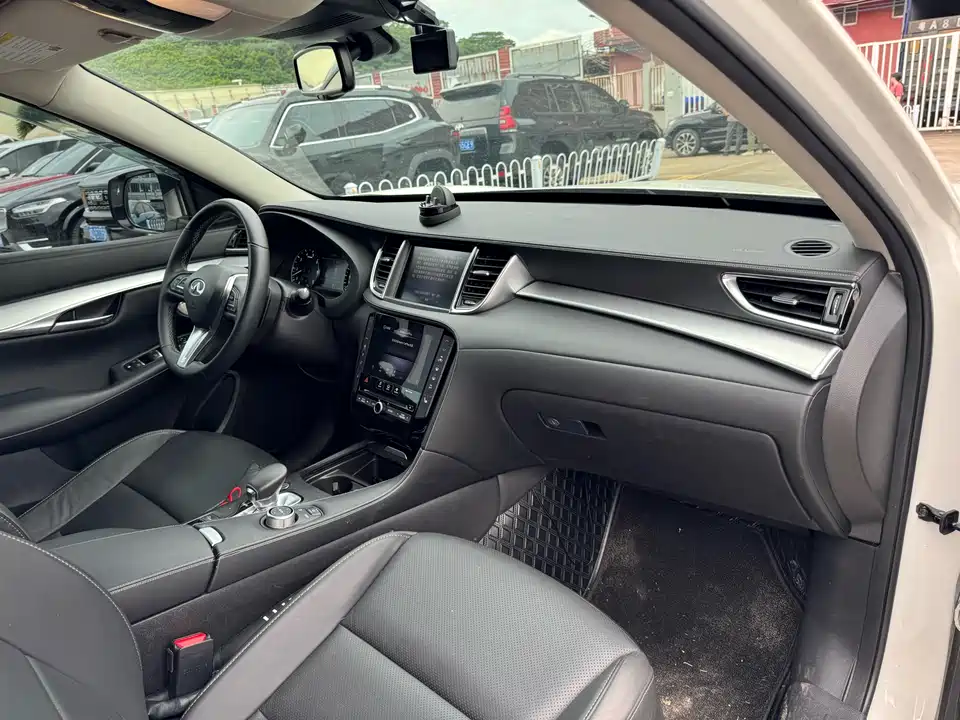 Infiniti QX50