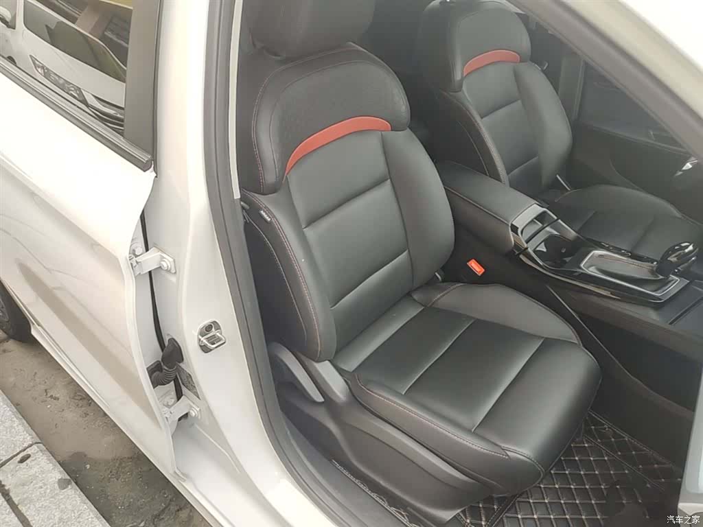 MG MG5, 2023 25