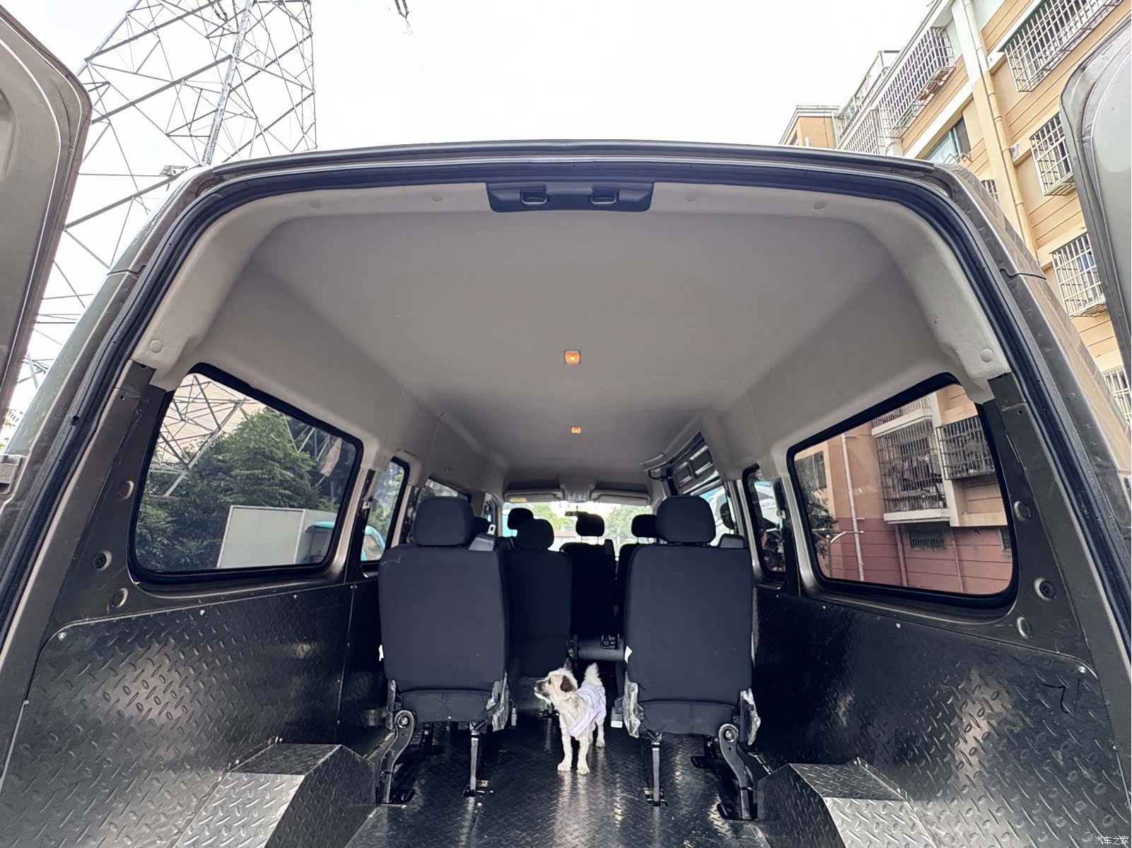 Maxus V80, 2022 18