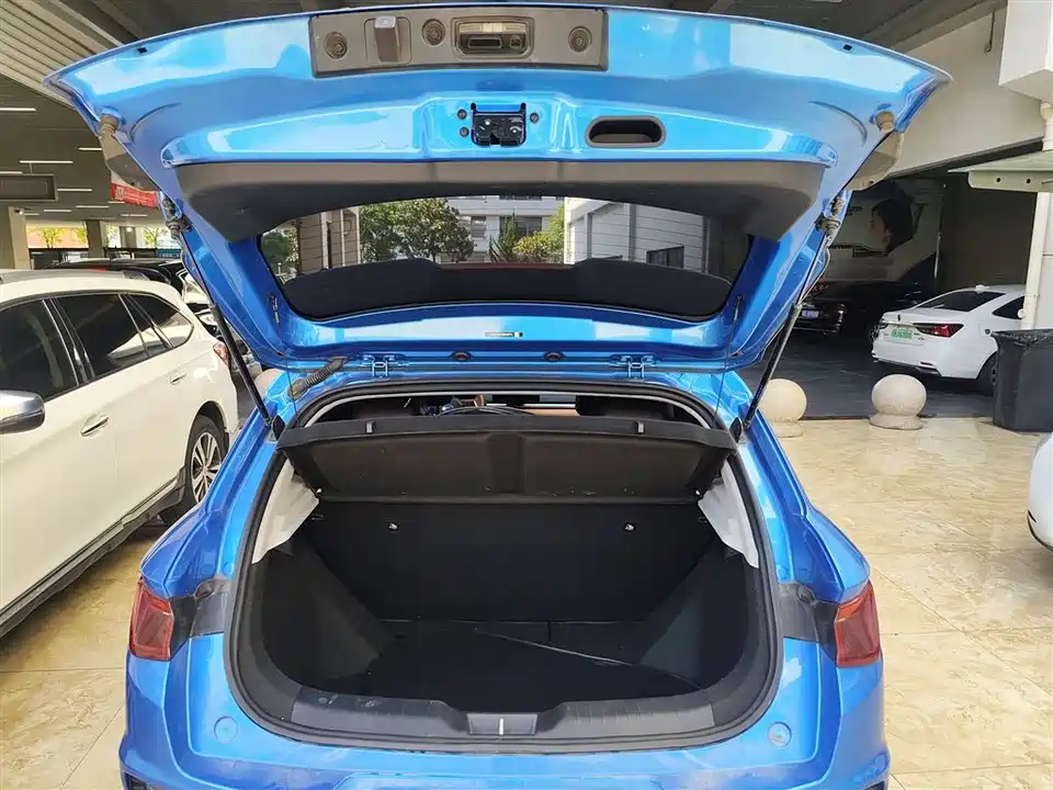 BYD e2
