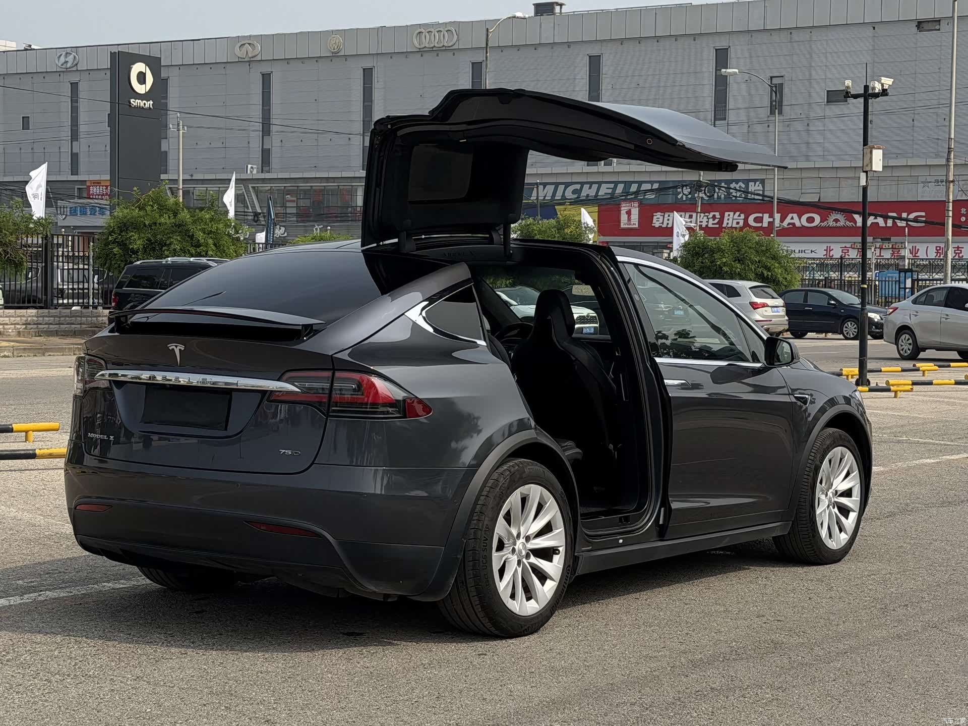 Tesla Model X, 2017 9