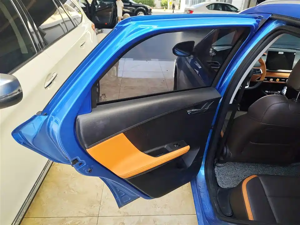 BYD e2