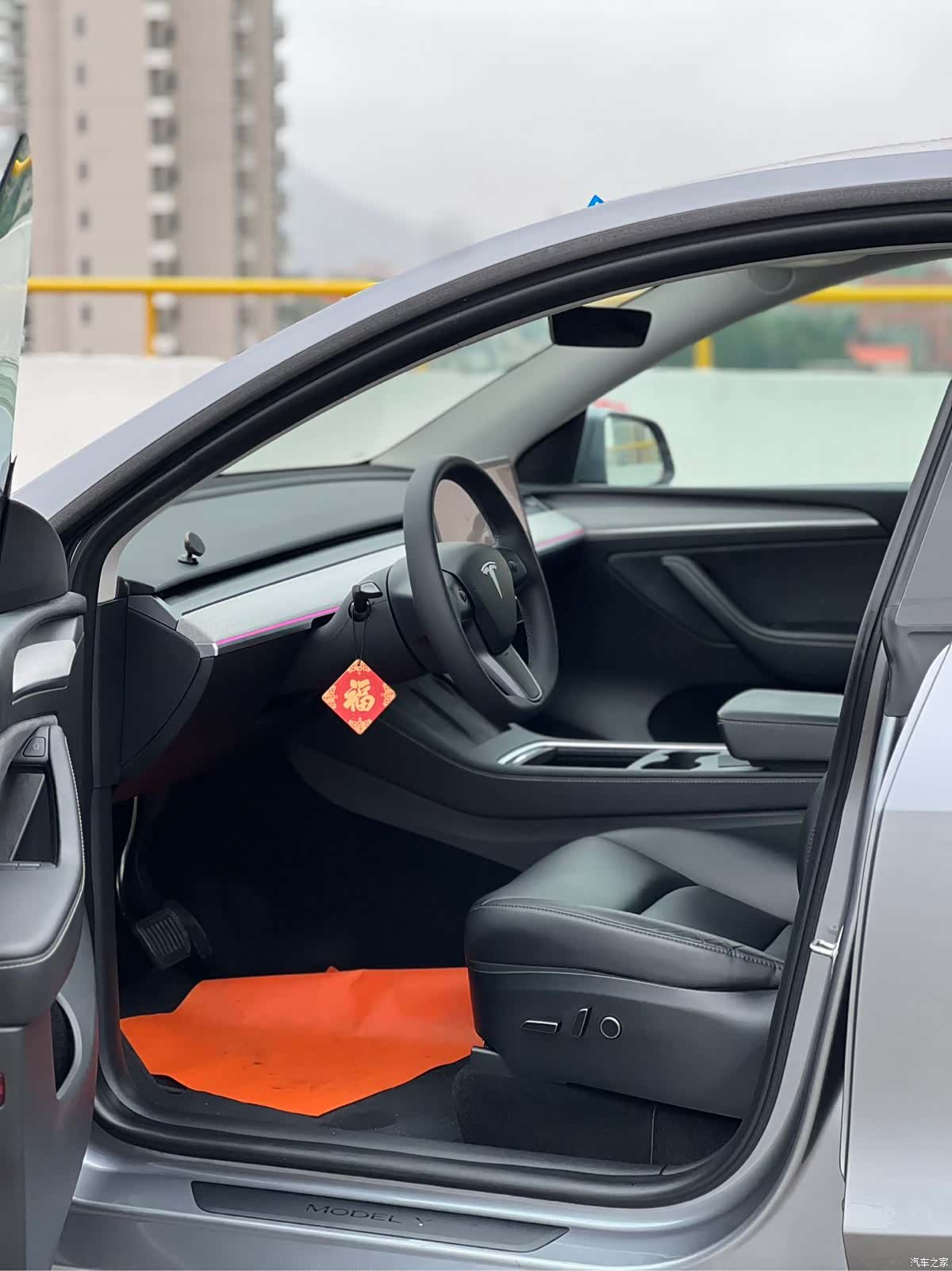 Tesla Model Y, 2024 18