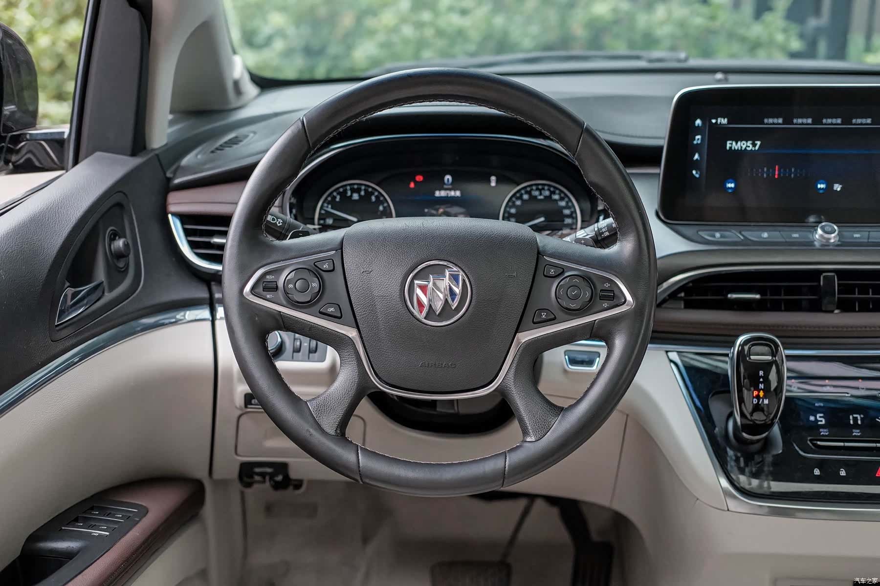 Buick GL8, 2020 7
