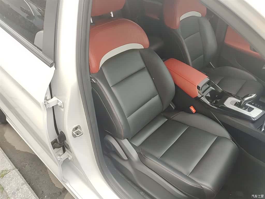 MG MG5, 2023 25