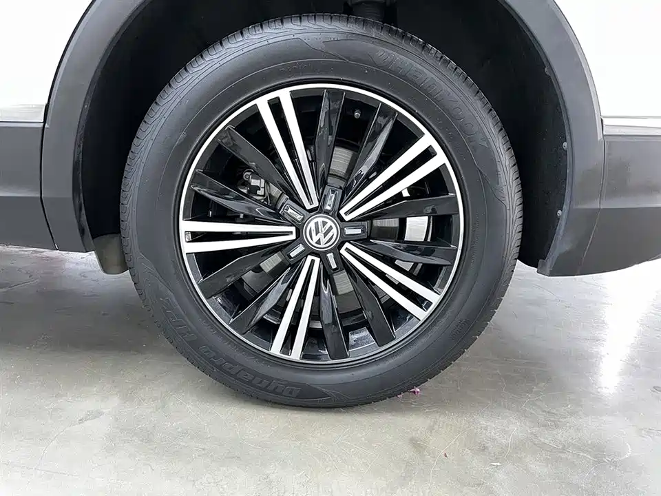 Volkswagen Tiguan L Volkswagen Tiguan L