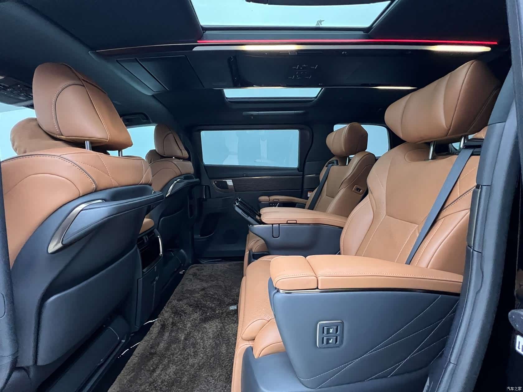 Toyota Alphard, 2025 14