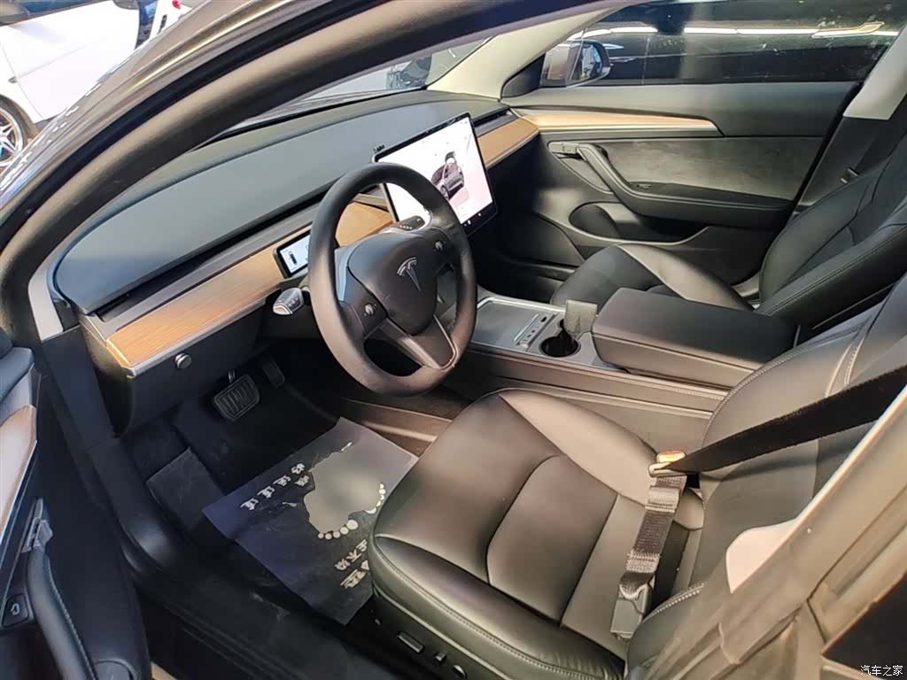 Tesla Model 3, 2022 15