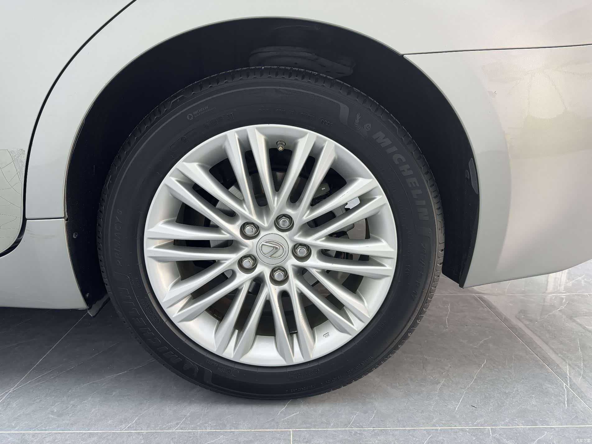 Lexus ES, 2017 15