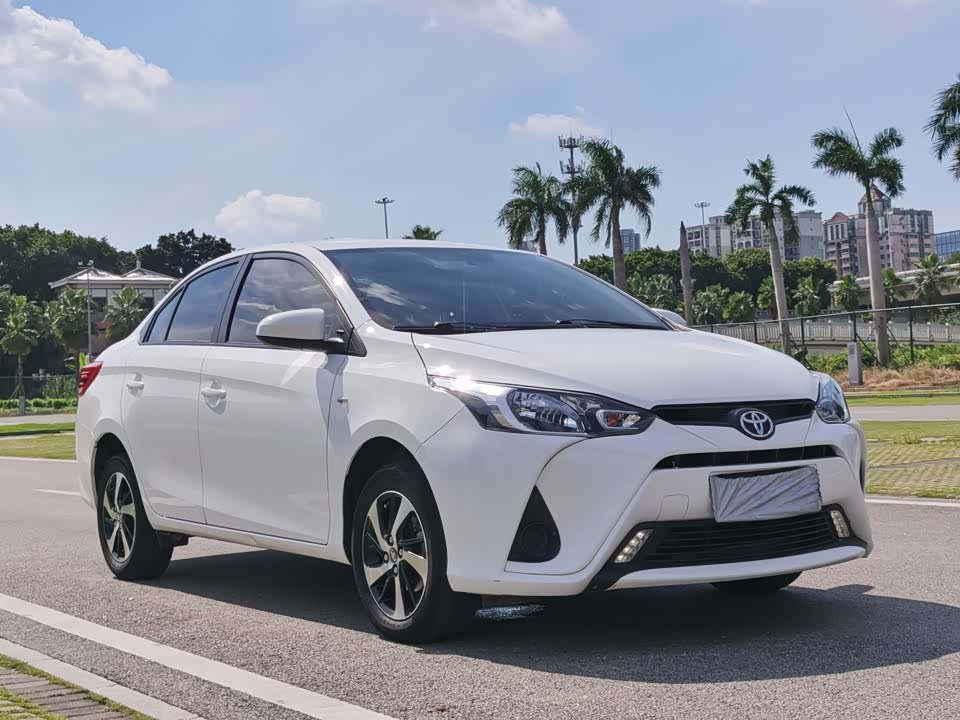Toyota YARiS L to enjoy Toyota YARiS L to enjoy