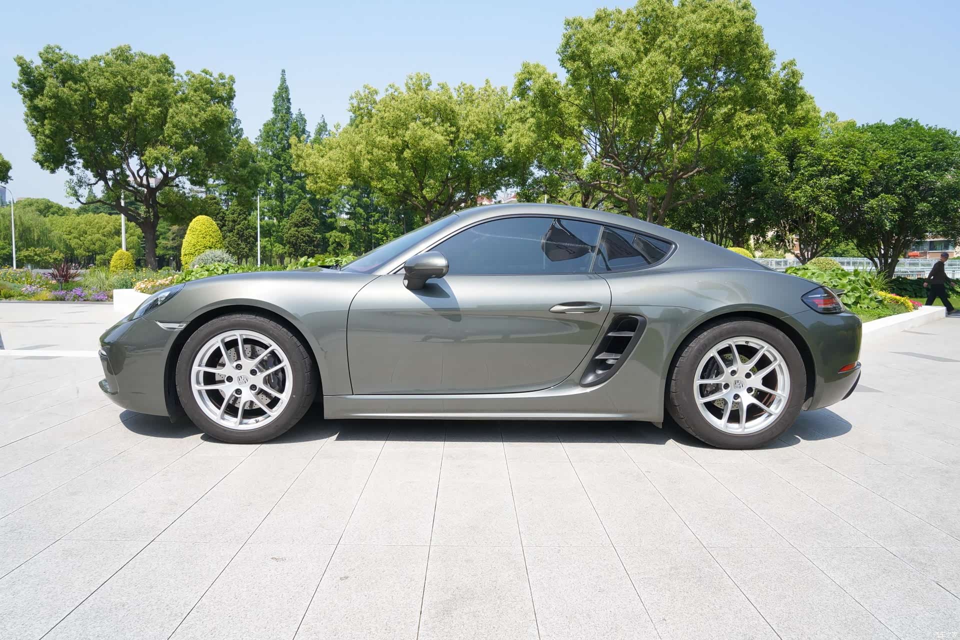 Porsche Cayman, 2024 3