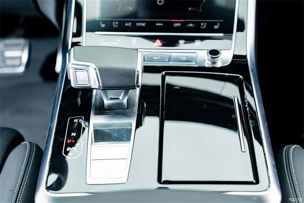 Audi Q8, 2022 16