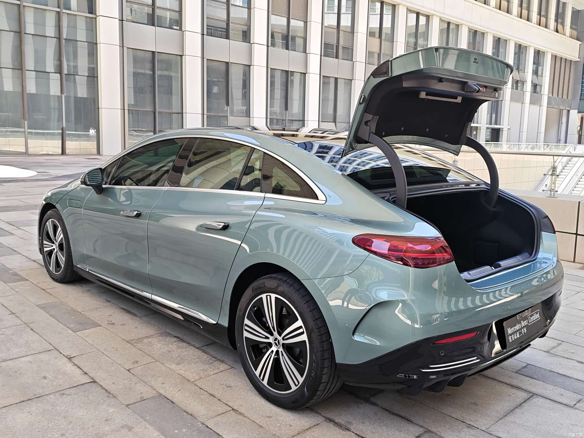 Mercedes-Benz EQE, 2026 все фото