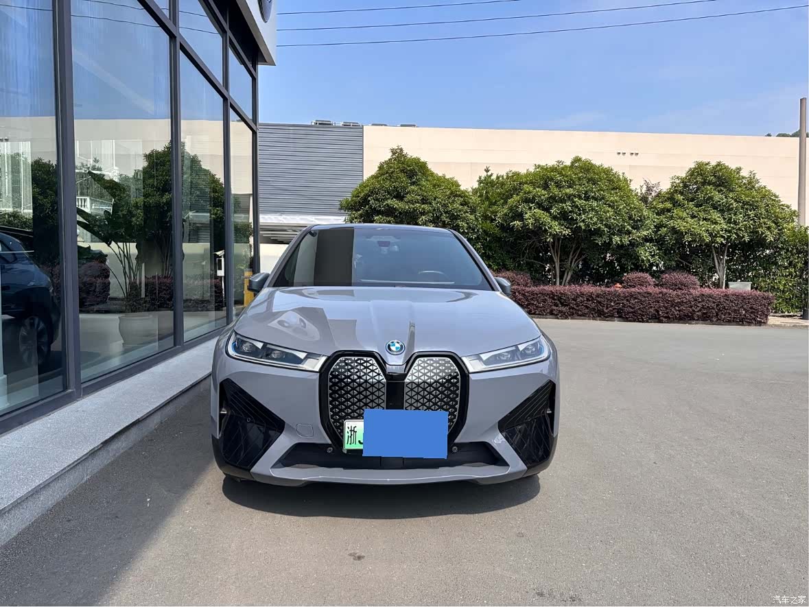 BMW iX, 2022 2
