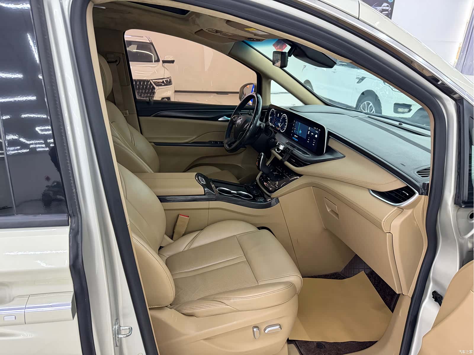Buick GL8, 2020 7