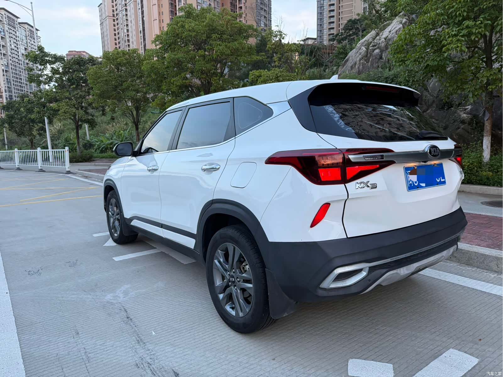 Kia KX3, 2021 11