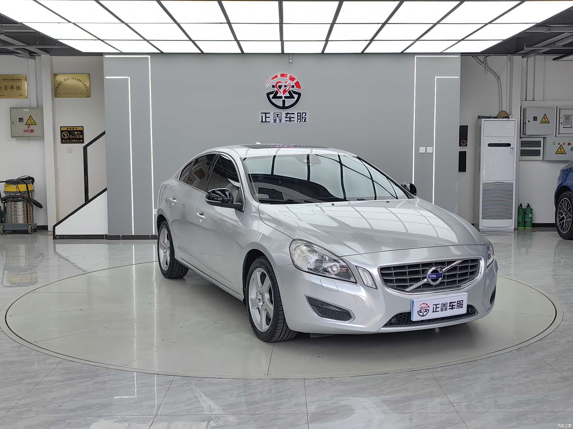 Volvo S60, 2013 3
