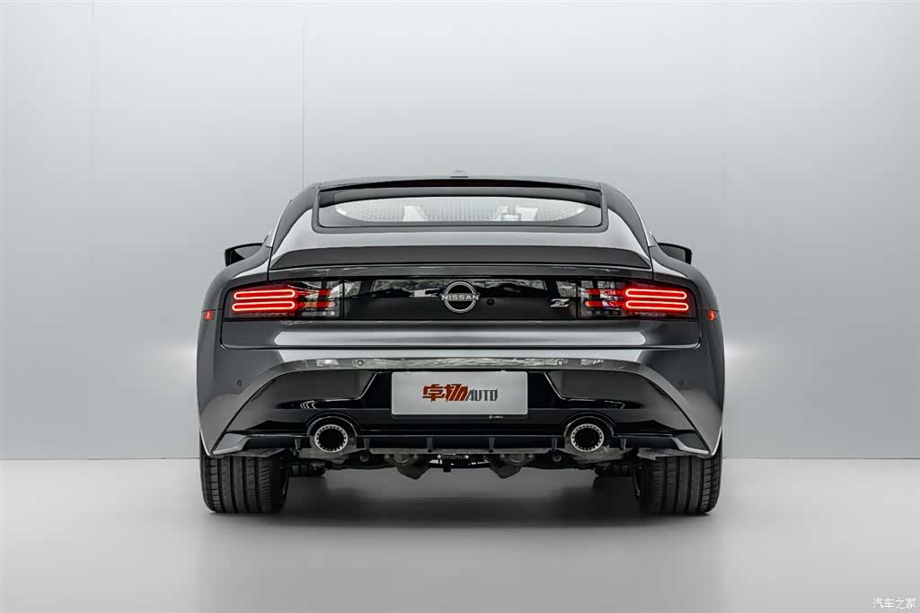 Nissan 400Z, 2023 6