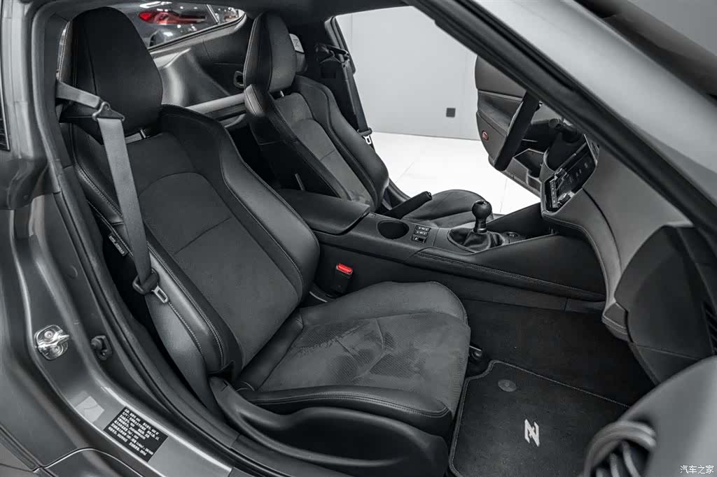 Nissan 400Z, 2023 26