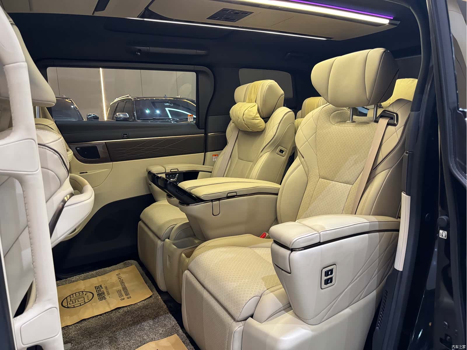 Toyota Vellfire, 2023 8