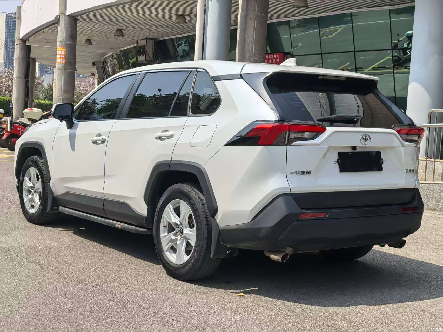Toyota RAV4, 2022 6