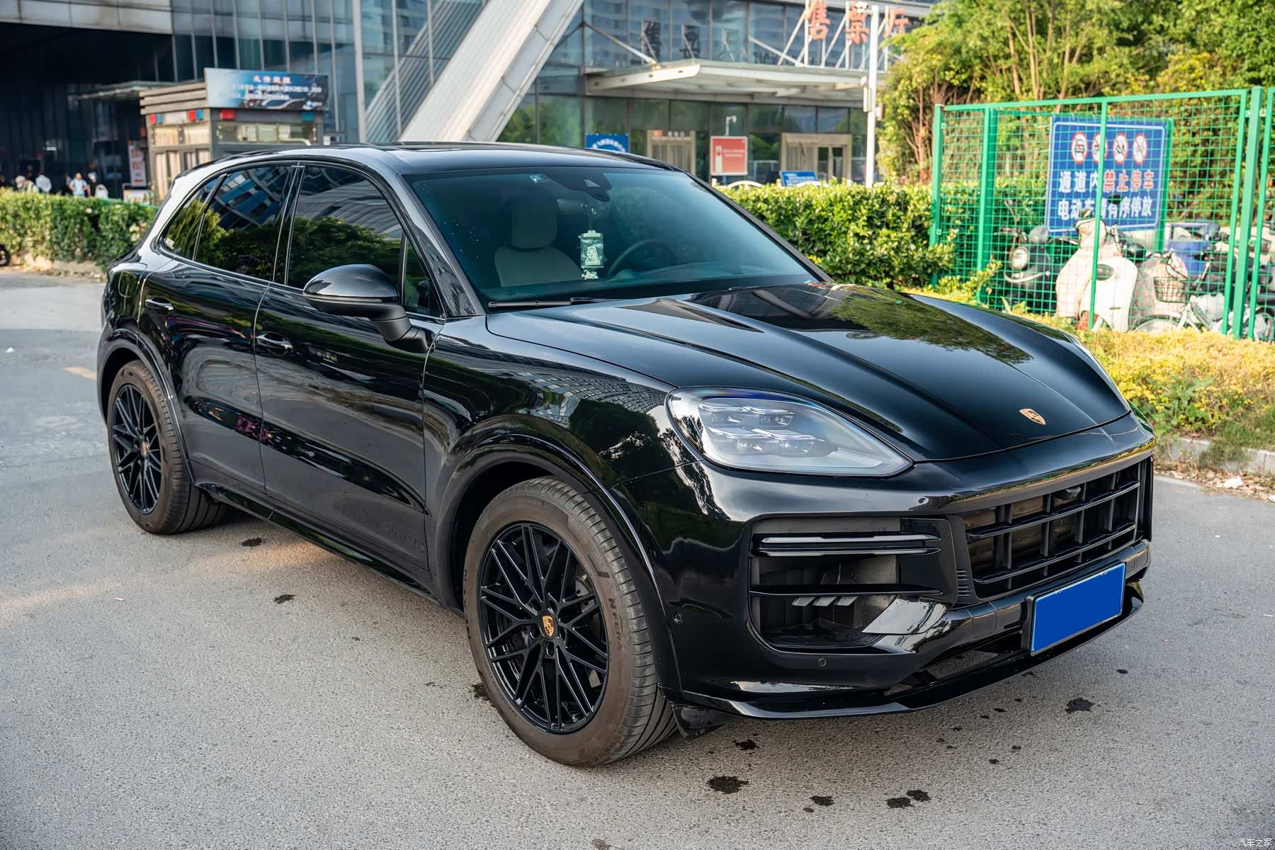 Porsche Cayenne, 2025 3