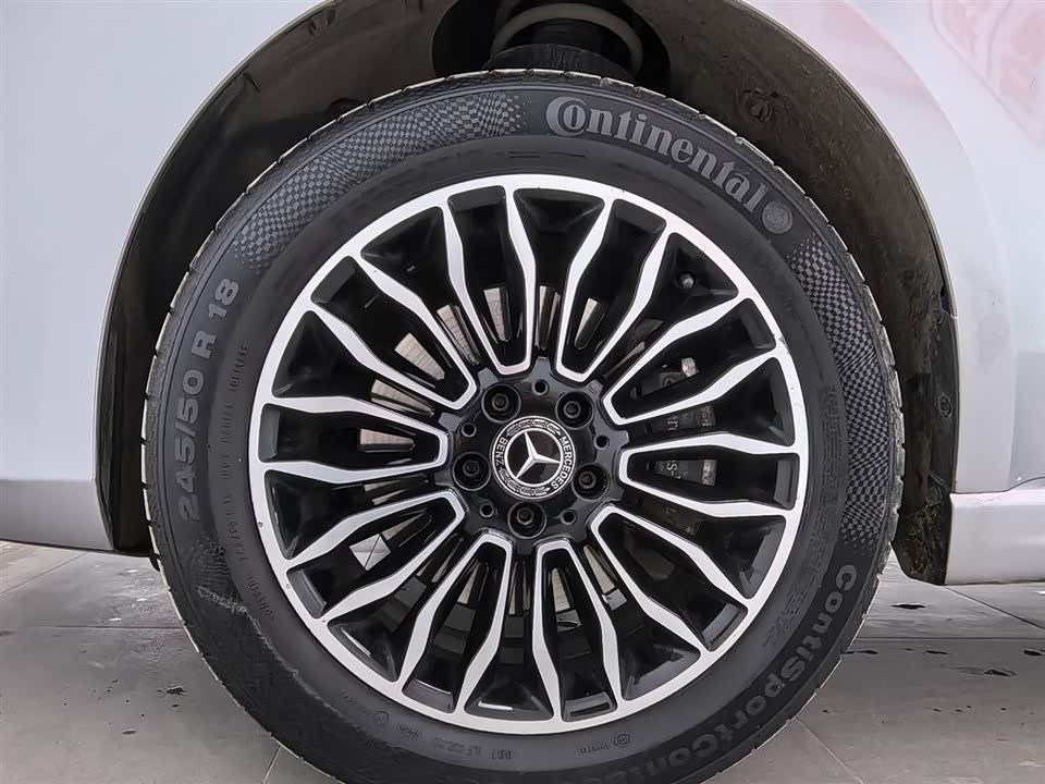 Mercedes-Benz V-class