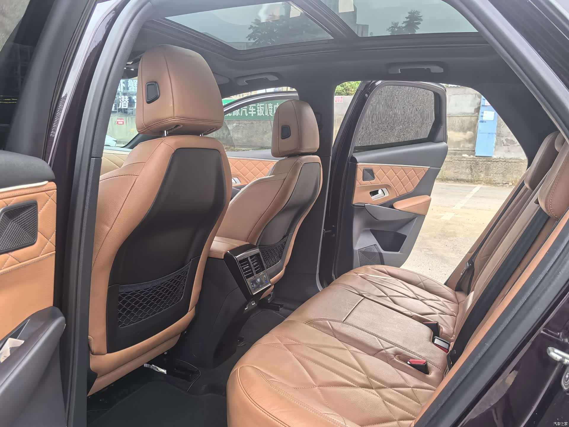 DS 7, 2019 14