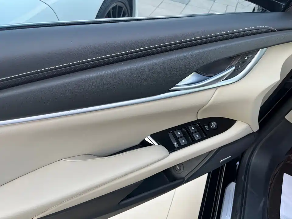 Cadillac XTS