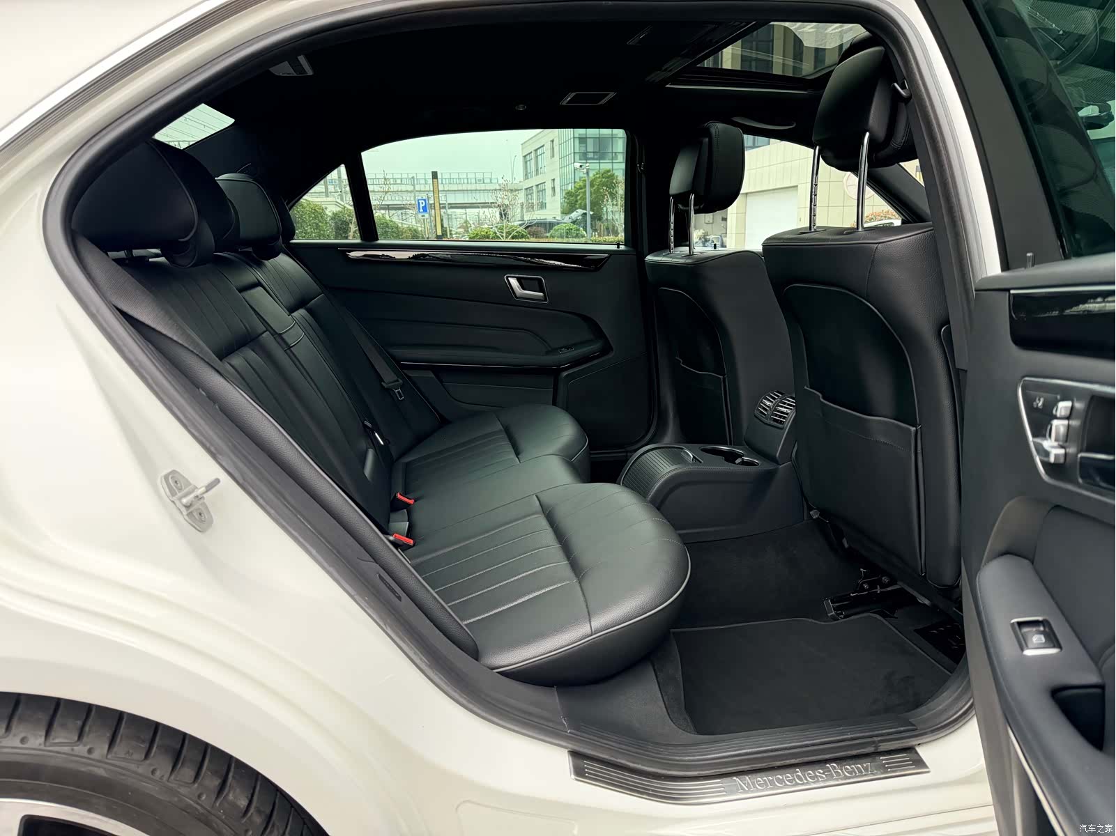 Mercedes-Benz E-Class, 2015 11