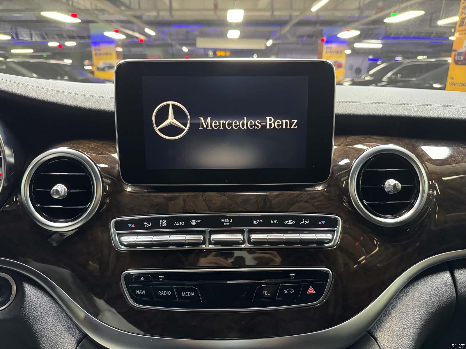 Mercedes-Benz V-Class, 2018 24