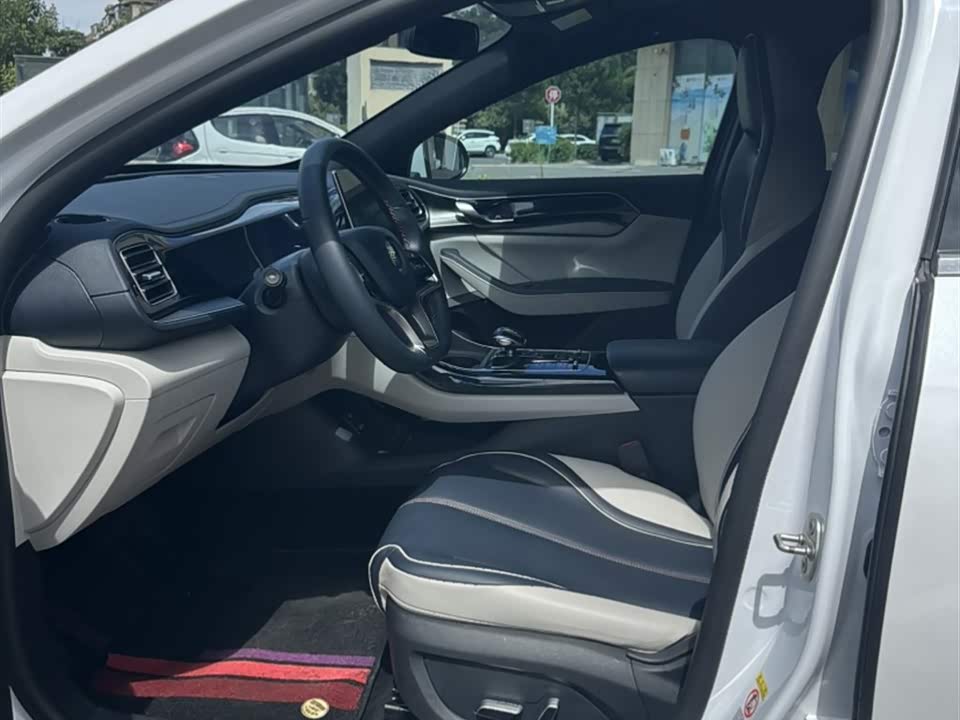 BYD Qin Yuan BYD Qin Yuan