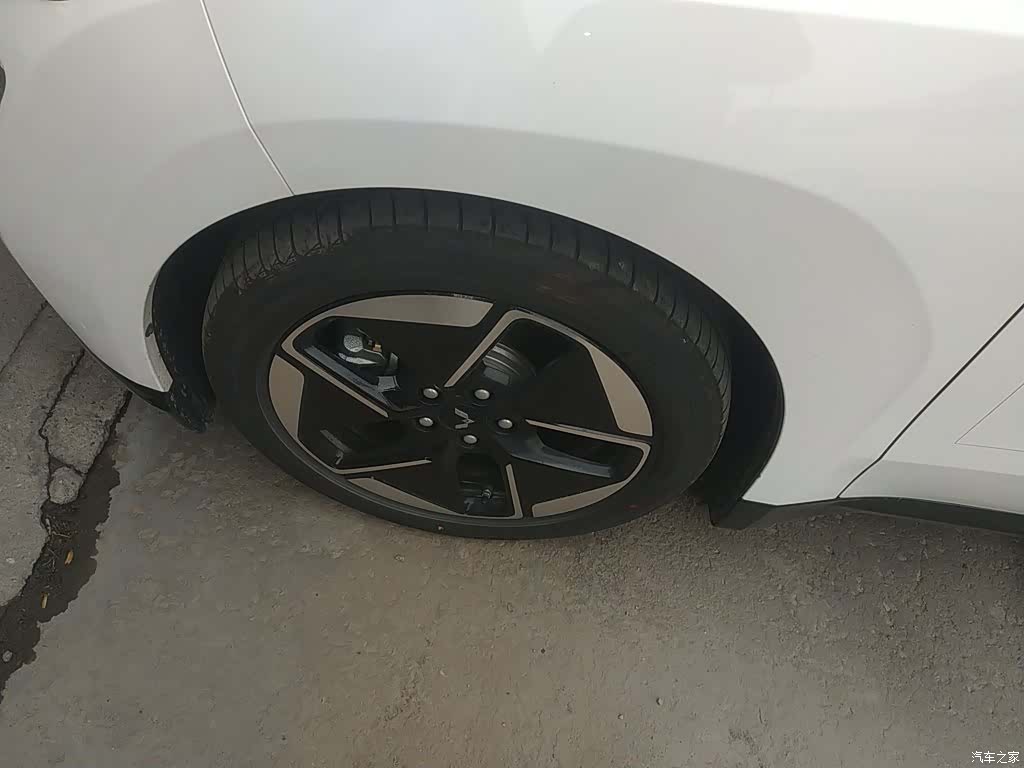 Wuling Starlight, 2025 25
