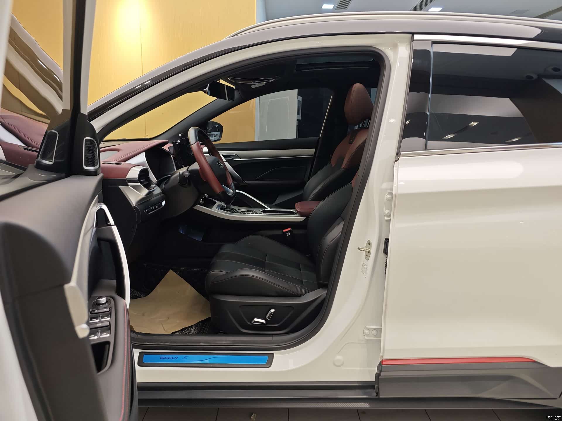 Geely Coolray, 2021 14