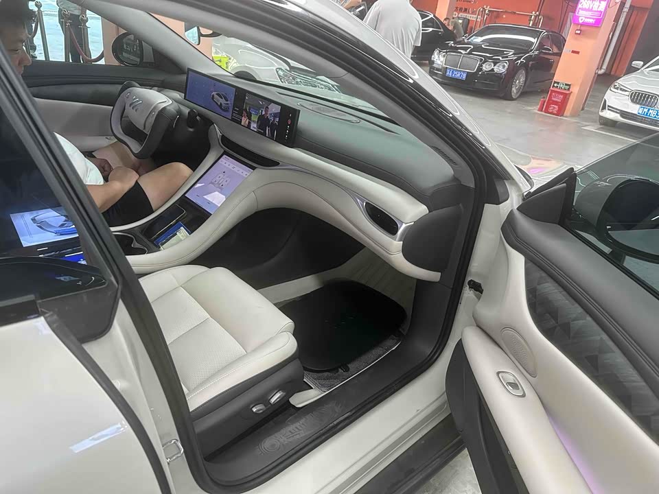 IM Motors Zhiji L6 IM Motors Zhiji L6