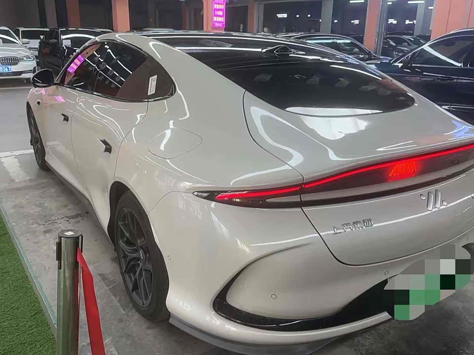 IM Motors Zhiji L6 IM Motors Zhiji L6
