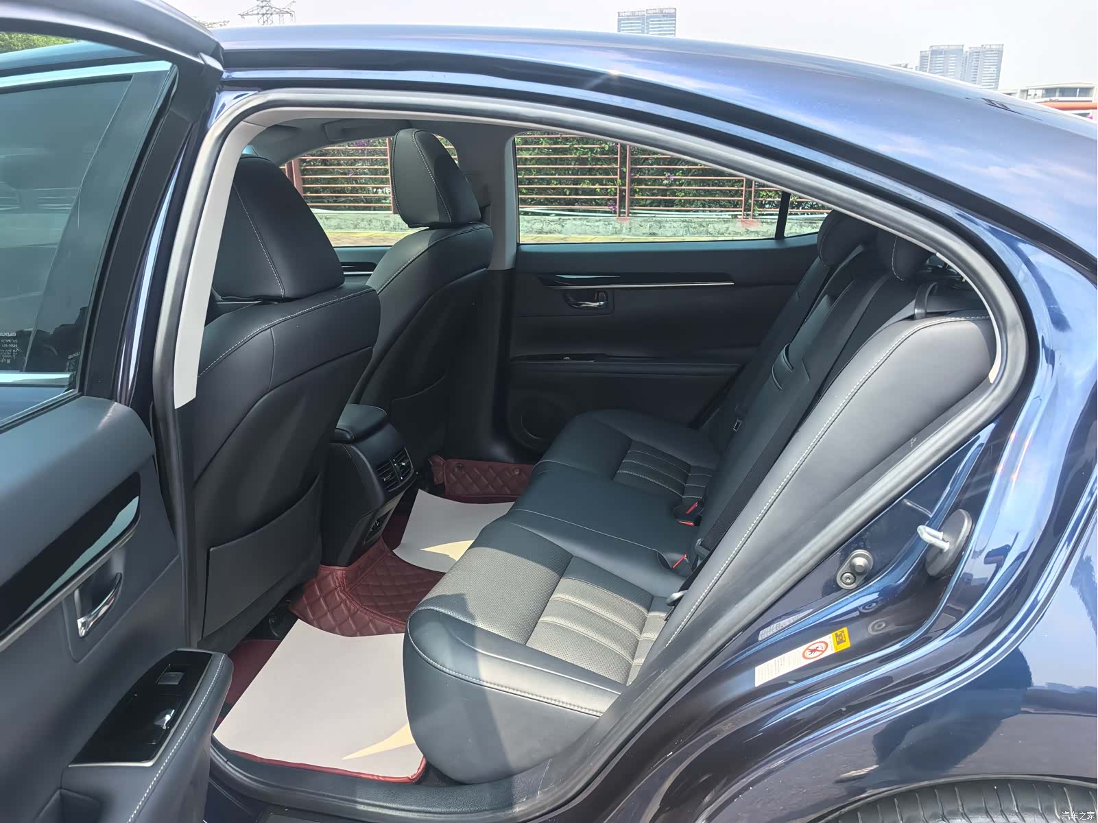 Lexus ES, 2018 все фото