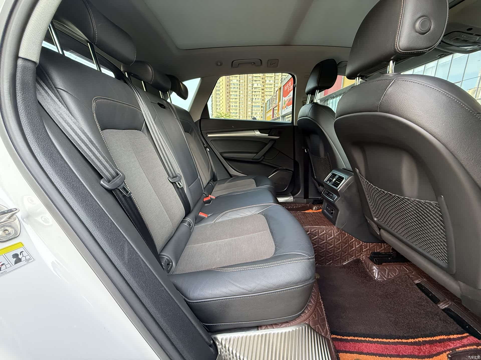 Audi Q5L, 2019 11