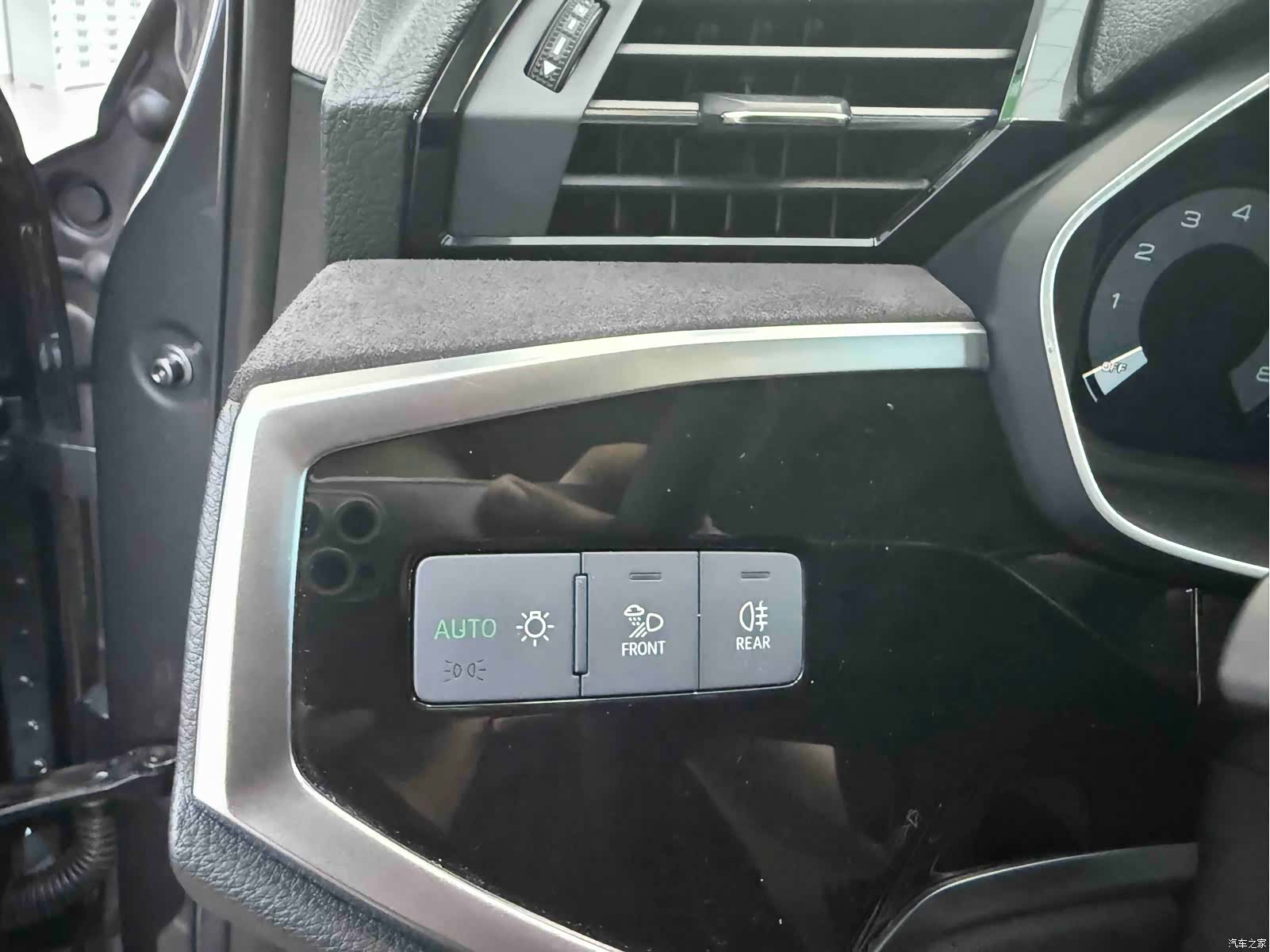 Audi Q3, 2023 11